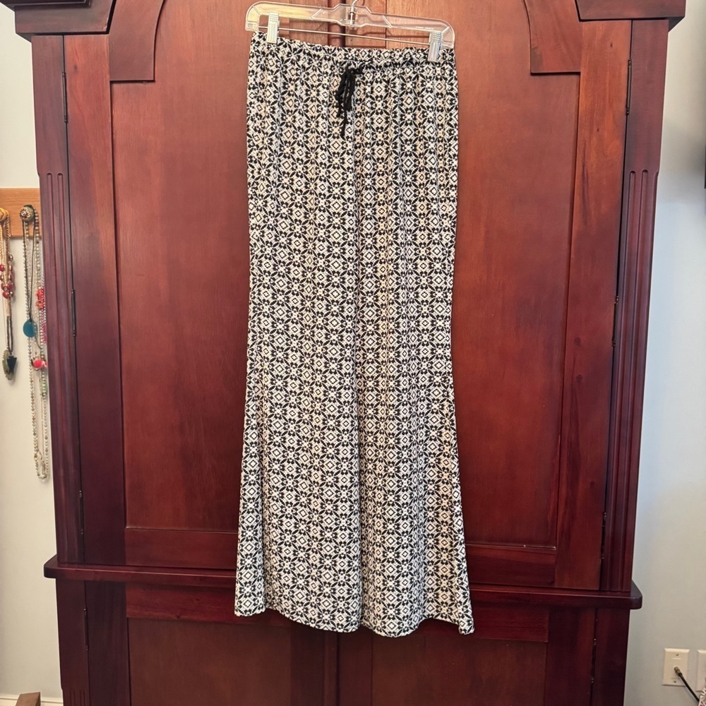 Xhilaration Bell-Bottom Black and White Casual Pants  Size Medium